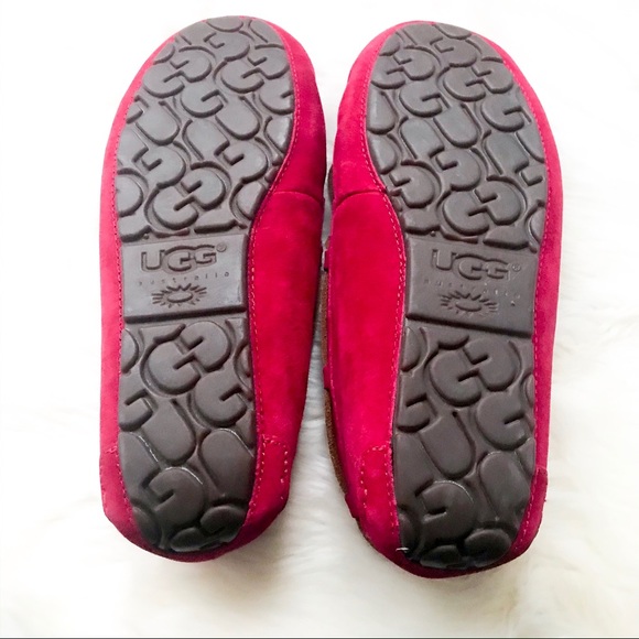 Ugg | Red Dakota Slippers NWOT - Picture 5 of 7